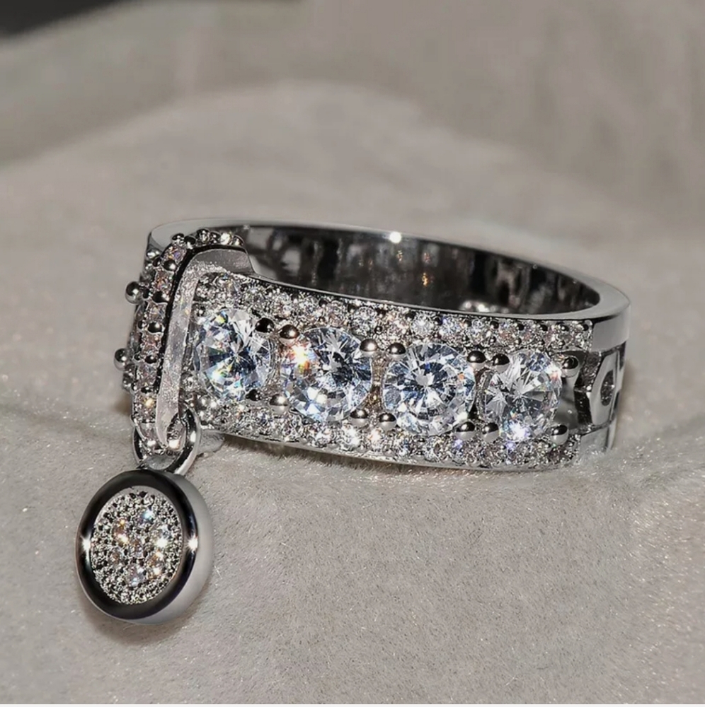 New Unique Round White Sapphire Silver Charm Ring.